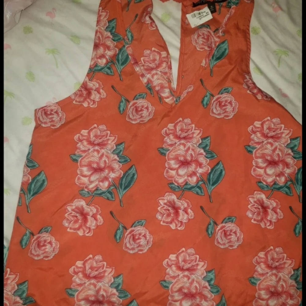 Coral top